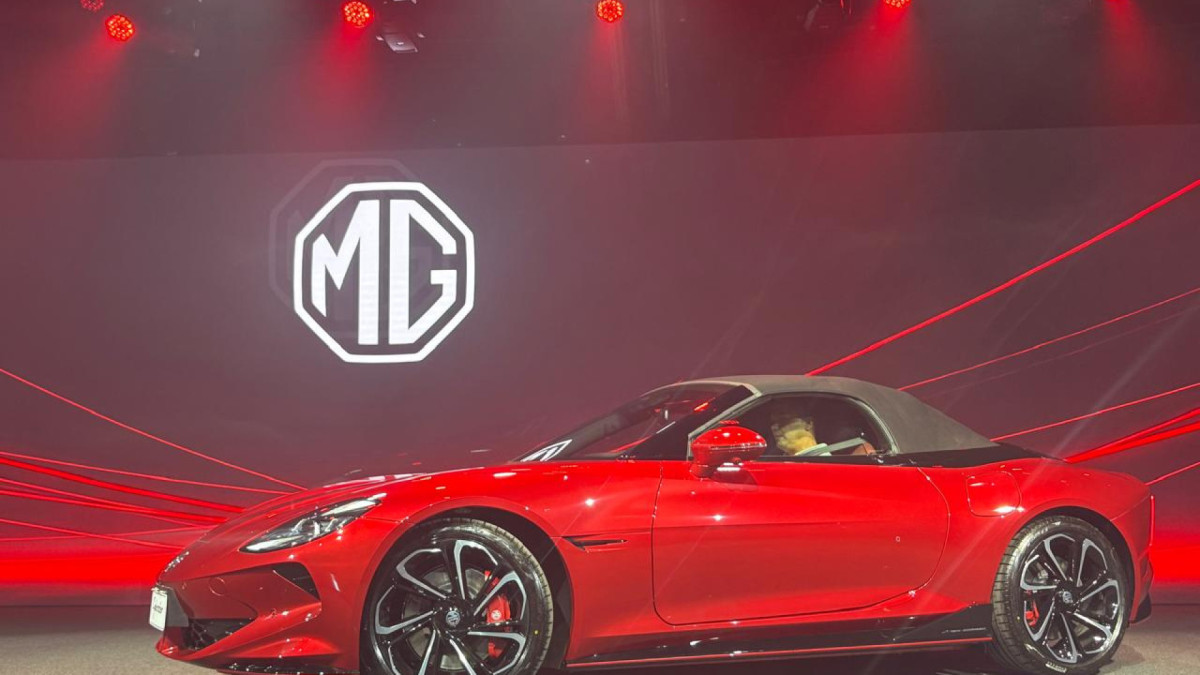 O terceiro modelo lançado pela MG no mercado brasileiro é o Cybester, um roadster elétrico de 510 cv