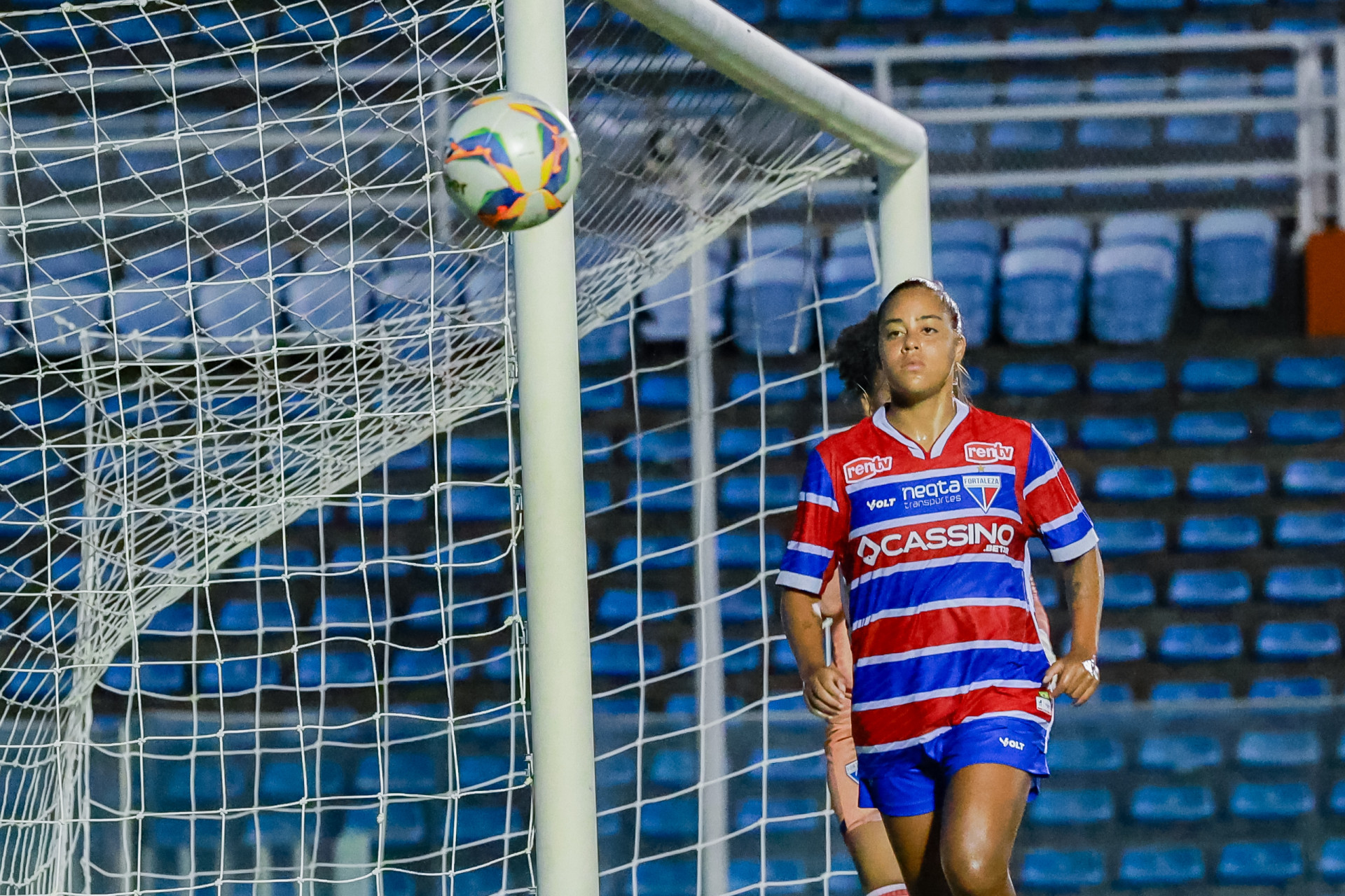 Fortaleza, Ce , BR - 21.11.25 - Classico Rainha - Primeiro jogo da final do campeonato cearense feminino entre as equipes do Ceará e Fortaleza no Estádio Presidente Vargas (FCO FONTENELE/O POVO) (Foto: FCO FONTENELE)