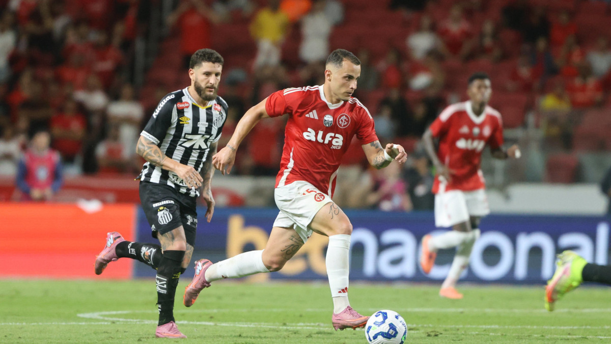 Internacional e Santos se enfrentaram nesta segunda-feira, 24, no Beira-Rio, pela Série A. 