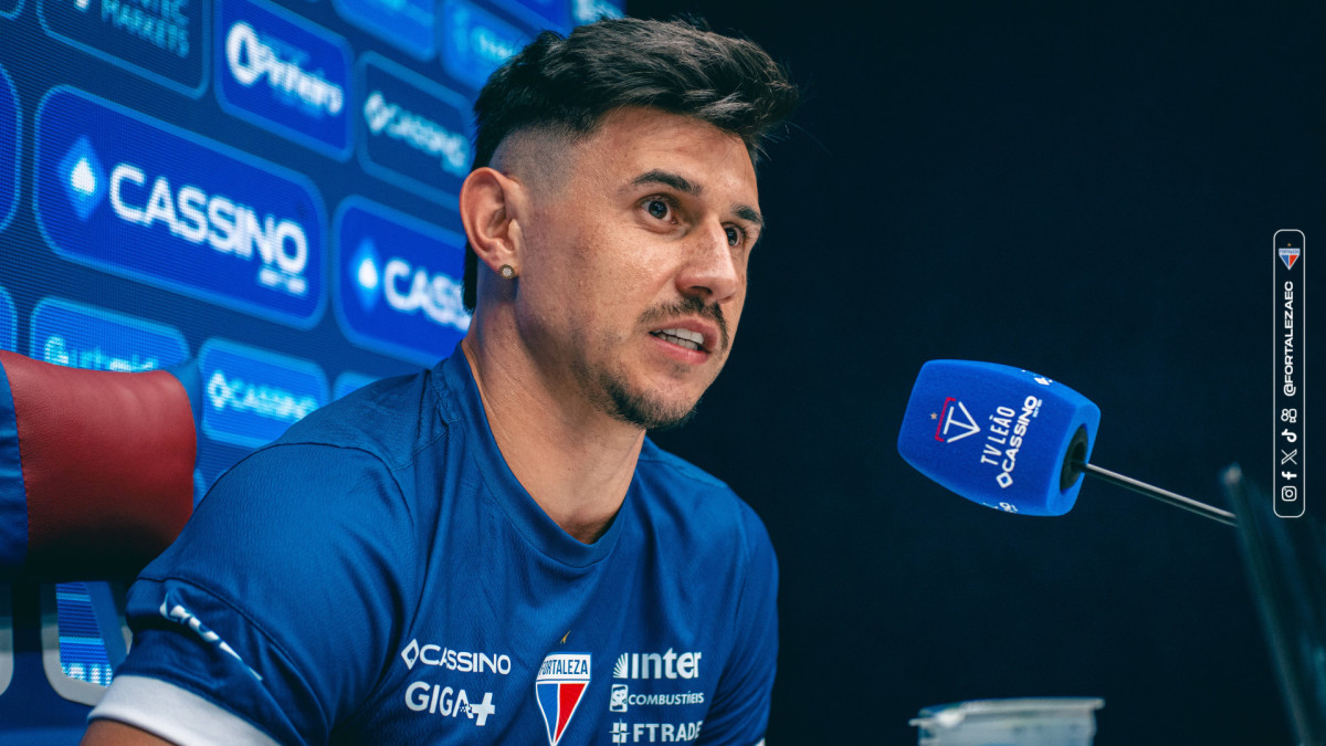 Adam Bareiro, centroavante do Fortaleza, em entrevista coletiva