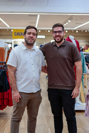 Os irmãos Renan e Regis fazem parte da terceira geração do Ponto da Moda(Foto: Samuel Setubal)