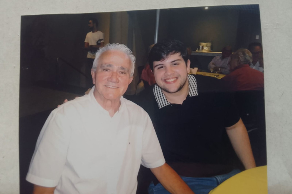 Alcimor Rocha, ex-presidente do Ideal em duas vias, Administrativo e Conselho, e enteado Alexandre Cals, neto de Artur Silva, que, quando na Casa Civil, me envolveu e a Tereza Borges, no Cerimonial do Estado (Foto: Acervo Pessoal)