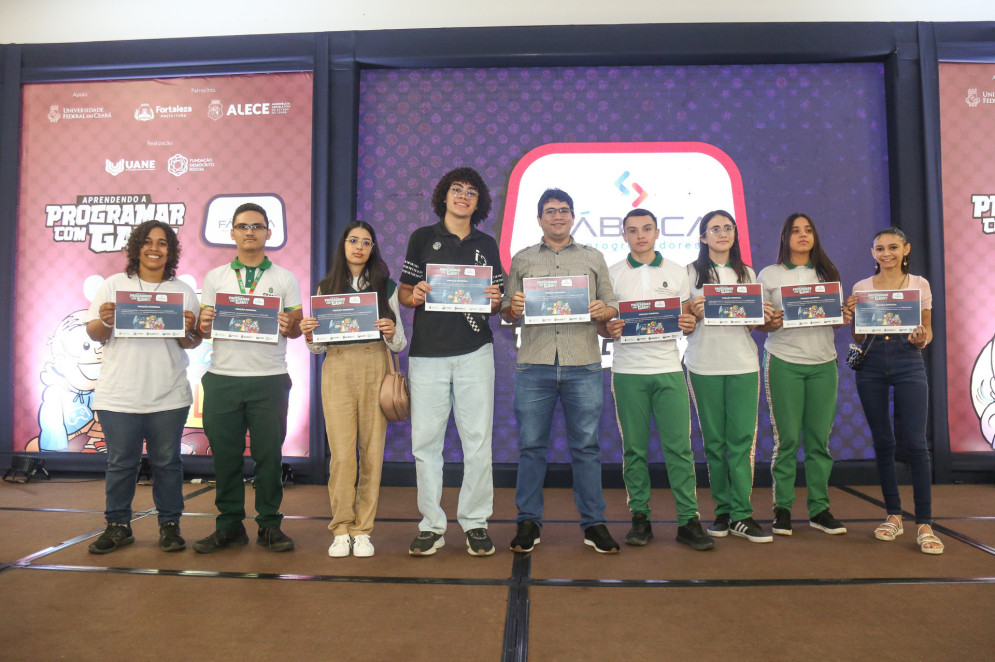Alunos classificados para apresentação dos projetos de games na edição 2024 do Fábrica de Programadores. O pódio foi inteiramente conquistado por mulheres.(Foto: João Filho Tavares)