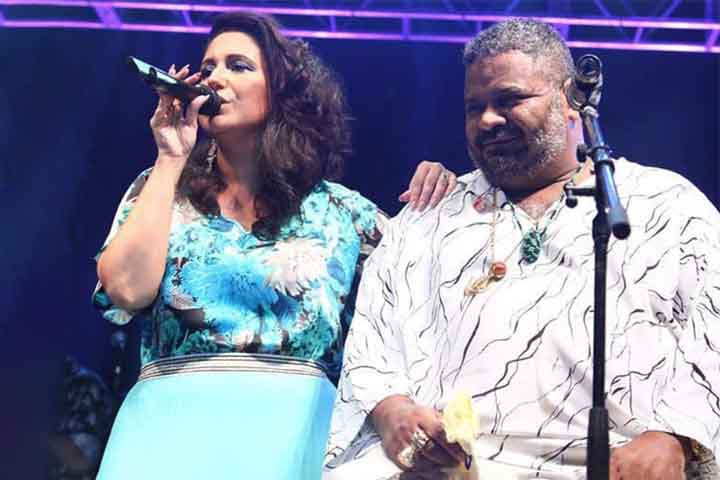 No transcorrer de sua trajetória, Maria Rita acabou transitando por gêneros diversos até se estabelecer mais firmemente no samba. Em 2007, ano em que se mudou para o Rio de Janeiro, lançou o álbum “Samba Meu”. 
