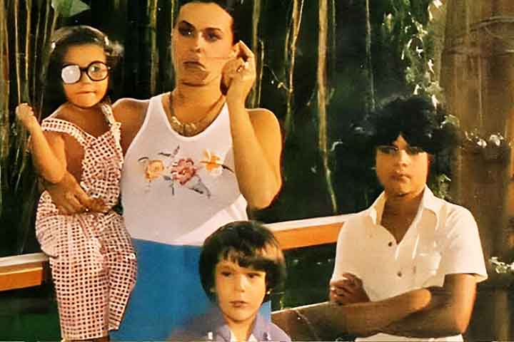 A sua Infância foi marcada pela perda precoce da mãe. Elis Regina, uma das mais importantes cantoras da história da música brasileira, morreu quando a filha tinha apenas quatro anos. 