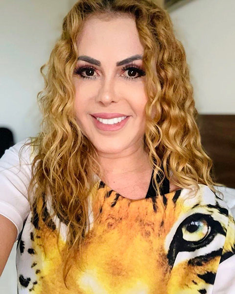 Com a rotina intensa, ela contou ao portal Metrópoles que chegou a considerar a aposentadoria após mais de três décadas de trajetória, motivada pelo desejo de diminuir o ritmo e aproveitar os netos, mas desistiu da ideia devido ao apelo dos fãs. 
