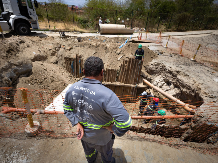 FORTALEZA, CE,  BR - 10.11.25   - Poluição no entorno do Rio Maranguapinho (Fco Fontenele/O POVO)(Foto: FCO FONTENELE)