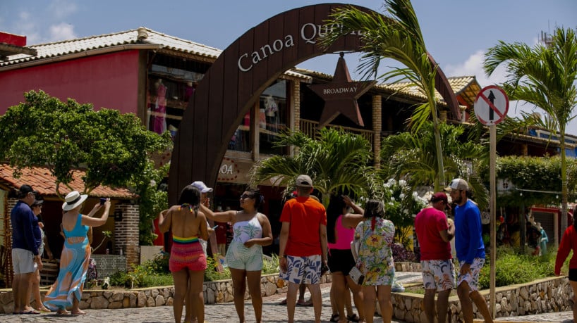 Canoa Quebrada é um dos destinos mais procurados do Ceará; veja lugares para conhecer na cidade de Aracati  