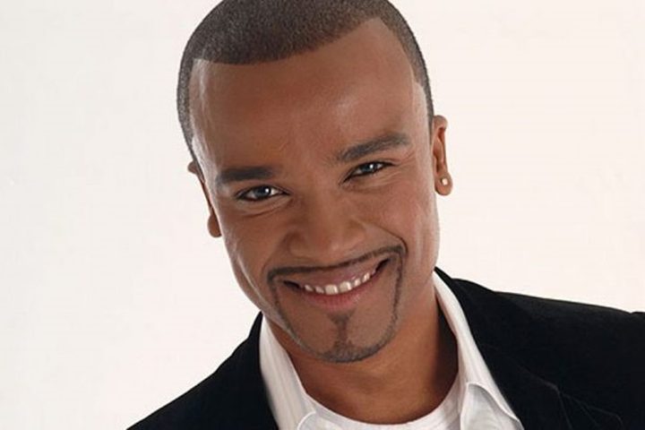 Sem conseguir dar conta de tantos compromissos profissionais, o cantor deixou o SPC em 2002, após um show para 14 mil pessoas em Nova Iorque, Estados Unidos.