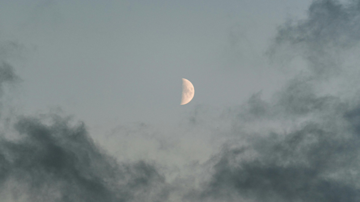 Veja qual fase da lua estamos nesta sábado, dia 29 de novembro de 2025; e confira calendário do mês