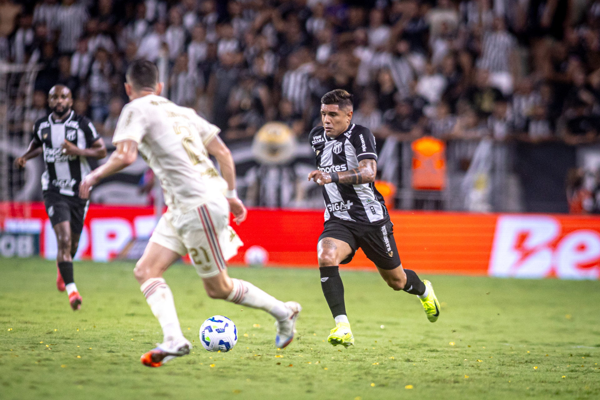No primeiro turno, Ceará e Flamengo empataram por 1 a 1 na Arena Castelão