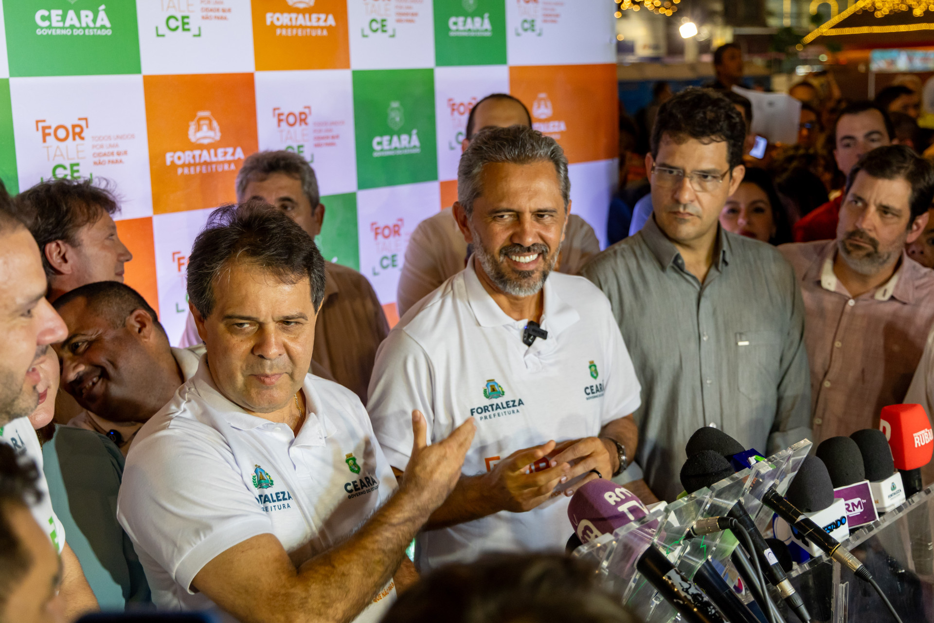 ￼CERIMÔNIA de entrega da reforma da Praça do Ferreira e lançamento do programa FORtaleCE (Foto: FCO FONTENELE)