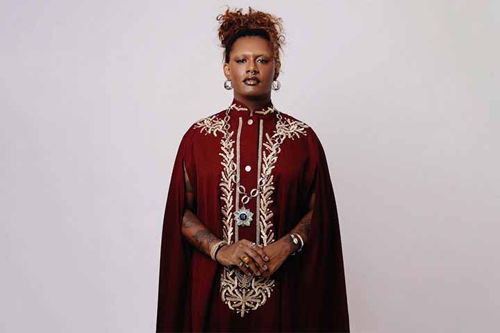 No momento, o álbum ultrapassou a marca de 160 milhões de plays nas plataformas digitais. Caju foi aclamado pela crítica, sendo eleito um dos melhores álbuns do ano pela Rolling Stone Brasil.