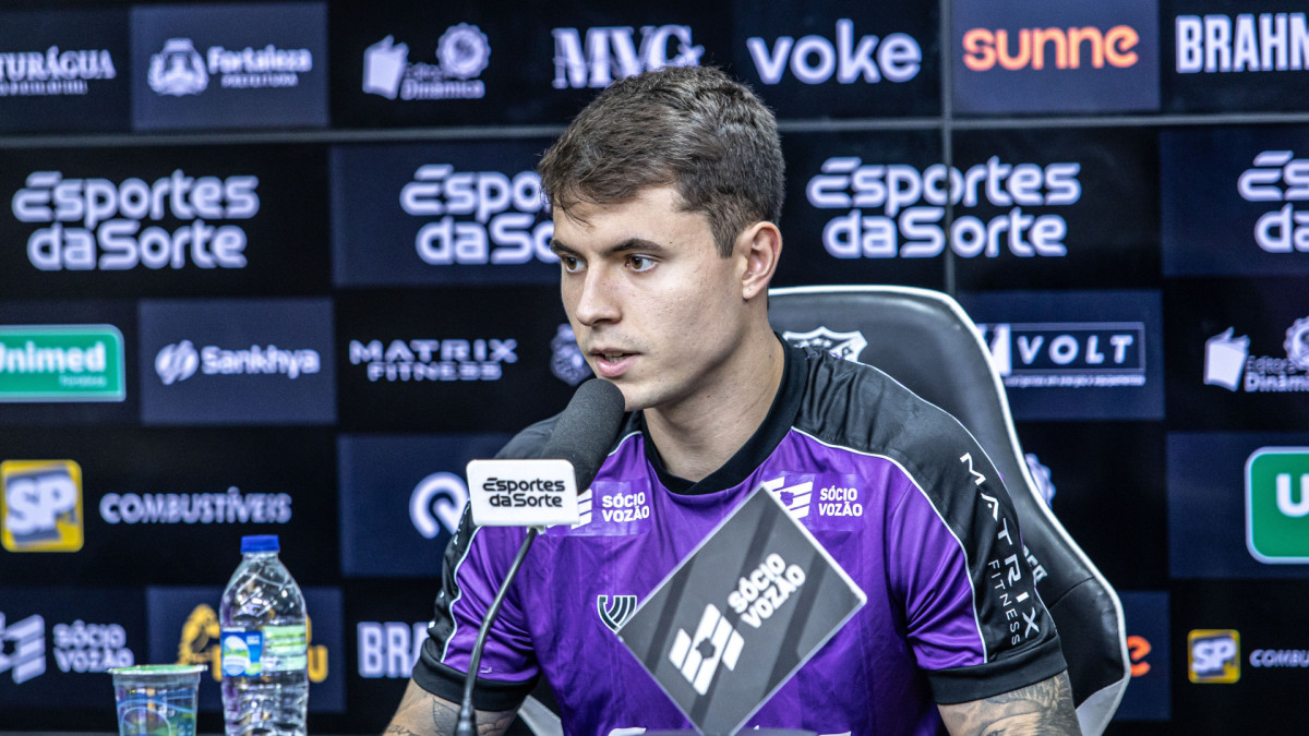 Zanocelo durante coletiva em Porangabuçu