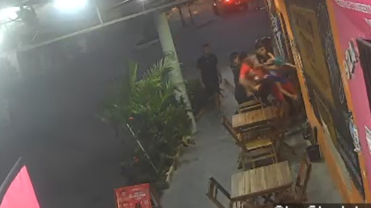 A vítima foi agredida por um grupo no bairro Conjunto Ceará 
