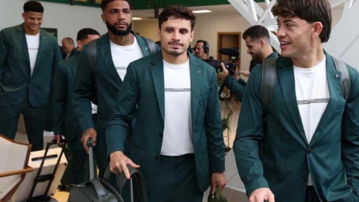 Embarque do Alviverde para Lima ocorreu na última quarta-feira (26). Paulistas decidem o título da Libertadores no próximo sábado (29)