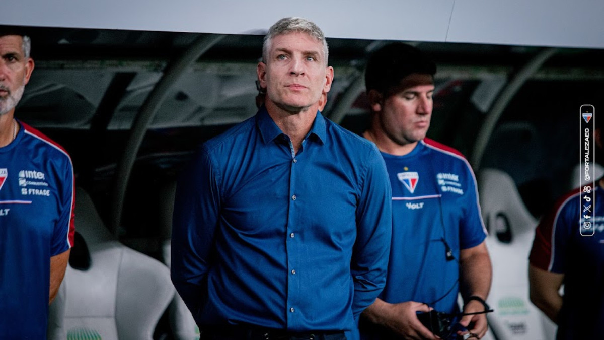 Treinador Martín Palermo acompanha Fortaleza x Grêmio