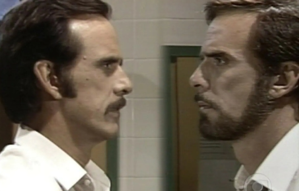 Na novela “O Outro”, em 1987, Francisco Cuoco interpretou Paulo Della Santa e Denizard de Mattos, dois homens com trajetórias muito diferentes, mas um ponto em comum: a incrível semelhança física. 
