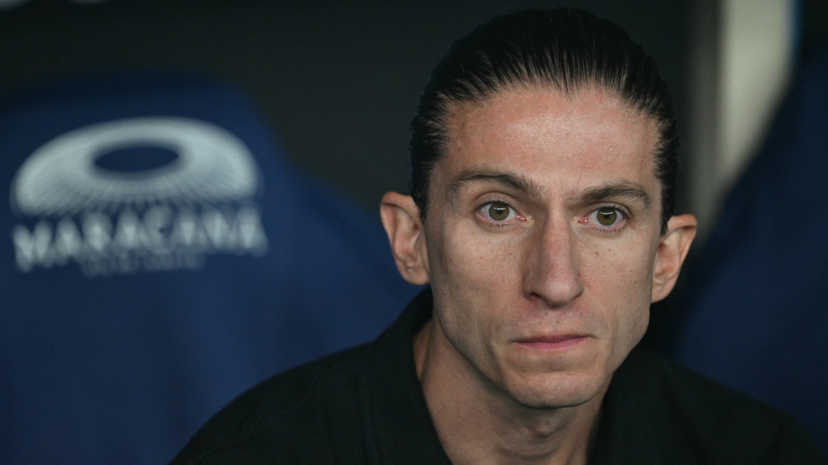 O técnico do Flamengo, Filipe Luis, enfrentará o Palmeiras na final da Copa Libertadores, no dia 29 de novembro de 2025, em Lima