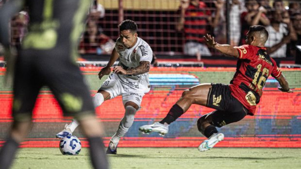 Santos e Sport se enfrentam hoje, 28, pelo Brasileirão. 