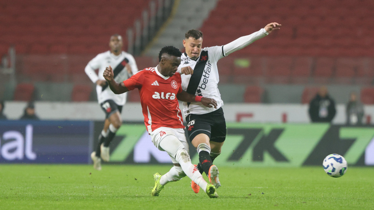 Vasco e Internacional se enfrentam hoje, 28, pelo Brasileirão. 