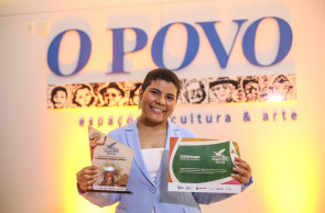 Rayane Lopes, vencedora da categoria Ensaio social no 2º Prêmio Literário Demócrito Rocha (João Filho Tavares O Povo)