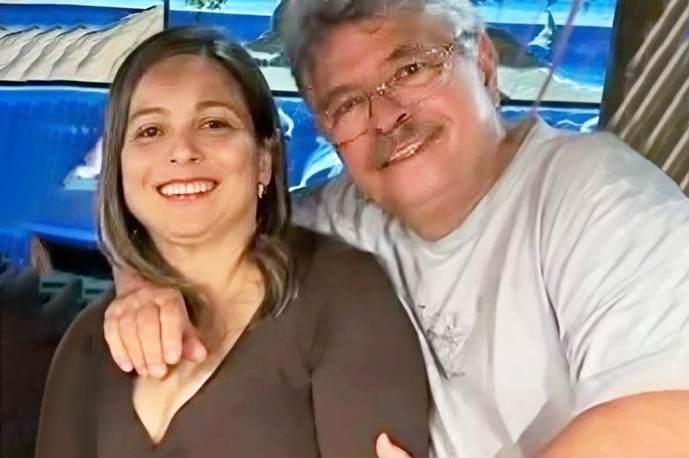 Médico humanitário Joaquim Gadelha e Carla em tempo de Bodas de Prata, festejadas ontem (Foto: acervo pessoal)