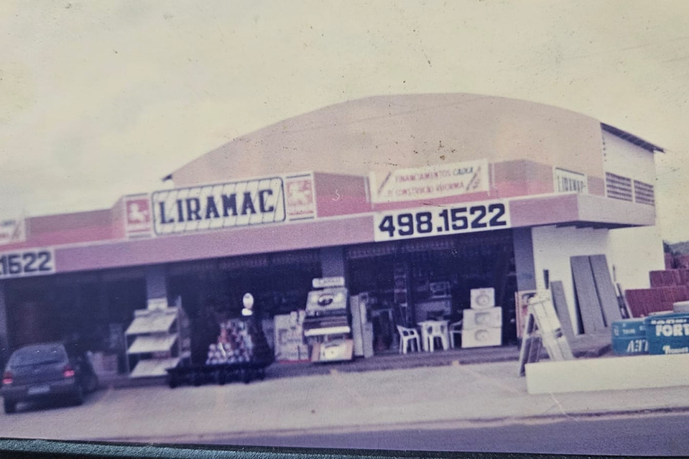 Primeira loja Construtop, no bairro Siqueira, quando ainda se chamava Liramac(Foto: Acervo pessoal/Divulgação)