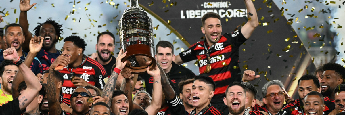 Após se sagrar como campeão da Libertadores, Flamengo foi selecionado para representar o continente sul-americano na Copa Intercontinental. Saiba quando será o primeiro jogo