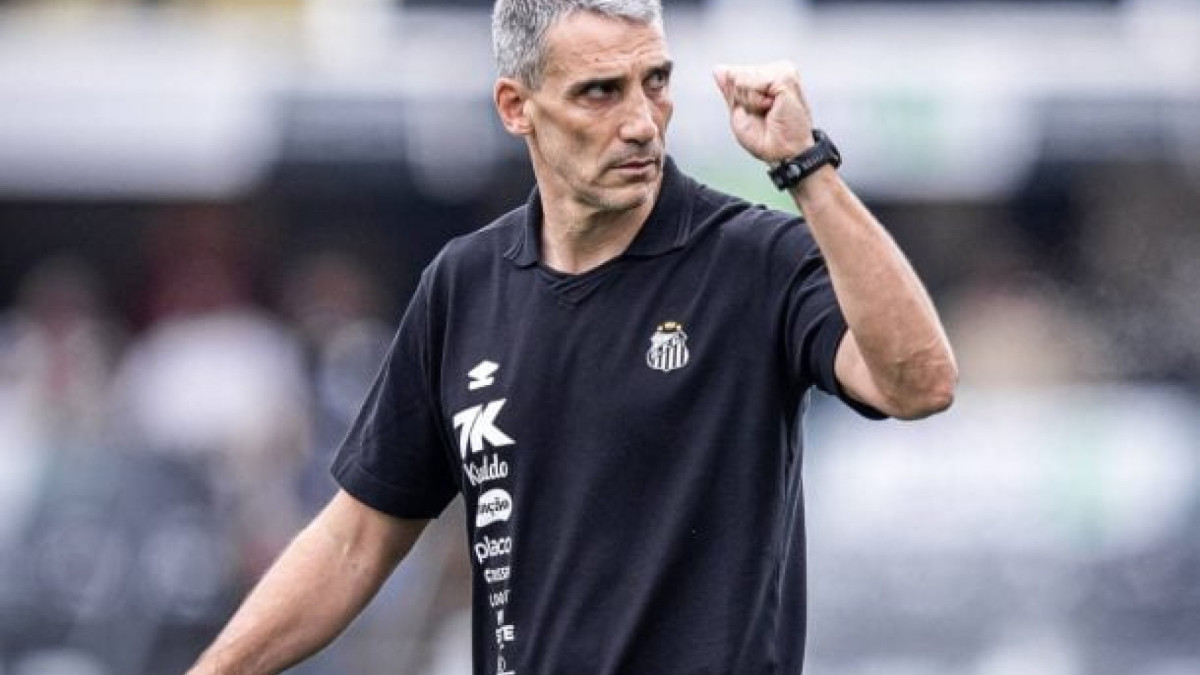 Treinador afirmou que o Peixe teve um duelo contra si mesmo na Vila Belmiro e explicou como foi o trabalho de recuperação do craque