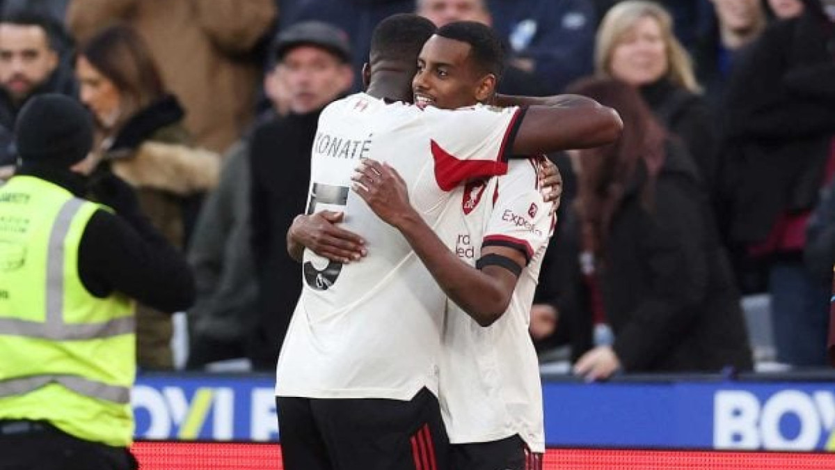 Brasileiro recebeu dois amarelos e viu o adversário construir uma importante vitória para reagir na competição e na temporada 2025/26