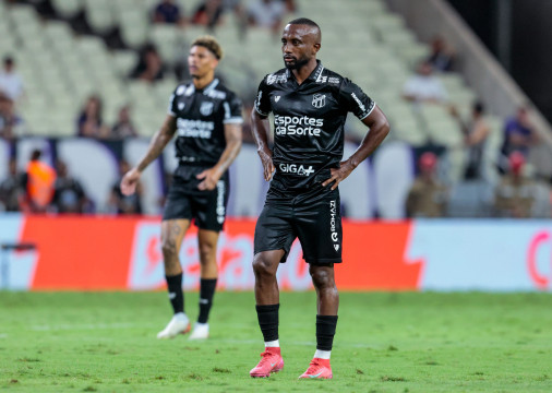 Dieguinho sofre les&atilde;o s&eacute;ria e ficar&aacute; quatro meses em recupera&ccedil;&atilde;o