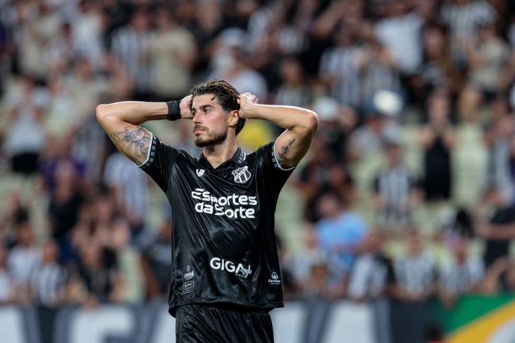 FORTALEZA-CE, BRASIL, 29-10-2025: Pedro Raul Ceará x Cruzeiro empatam pela Serie A do Brasileirão no Estádio Castelão. (Foto: Samuel Setubal/O Povo)