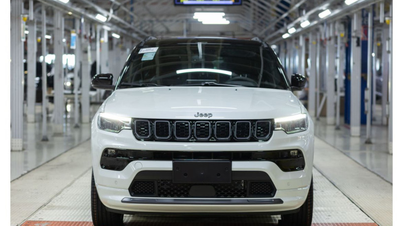 Versão topo de gama, Compass Blackhawk, é equipada com o motor Hurricane 2.0 