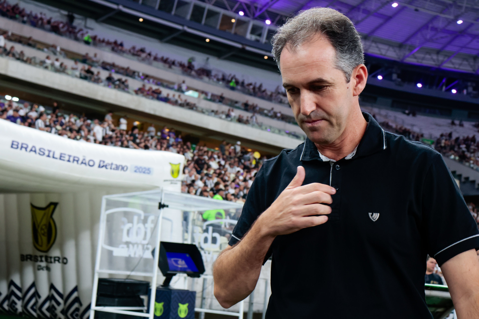 Léo Condé tentará levar o Ceará e vencer o Flamengo pela segunda vez (Foto: Samuel Setubal)