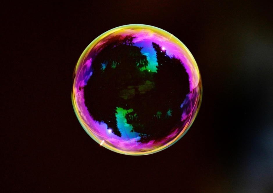 As bolhas de sabão são um passatempo comum e apreciado por crianças em diversas situações, desde a infância até a vida adulta. 