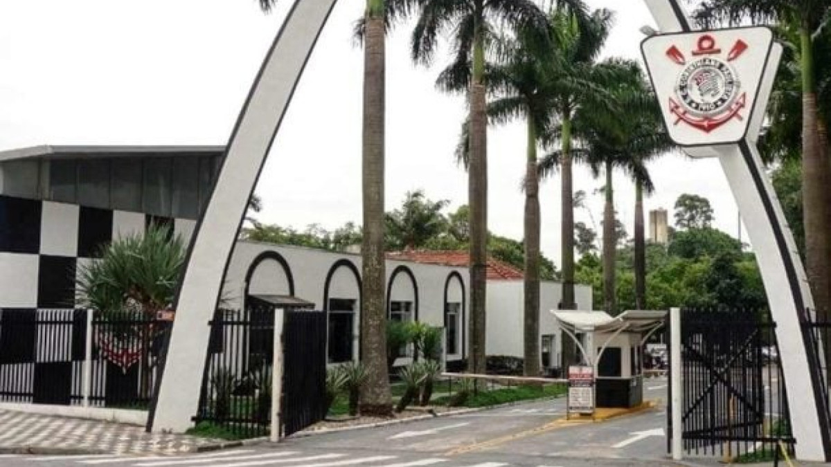 Pagamento deveria ter sido feito na última semana, mas ainda não foi efetuado. Clube admite atraso e tentará quitar os valores o quanto antes