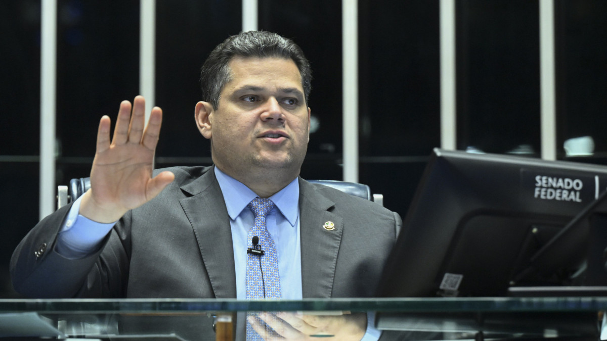 ￼ALCOLUMBRE, no Plenário do Senado Federal