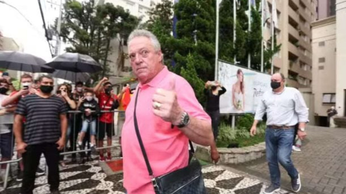 Técnico contratado para tentar salvar o Colorado do rebaixamento nos últimos dois jogos faz declaração homofóbica em sua apresentação