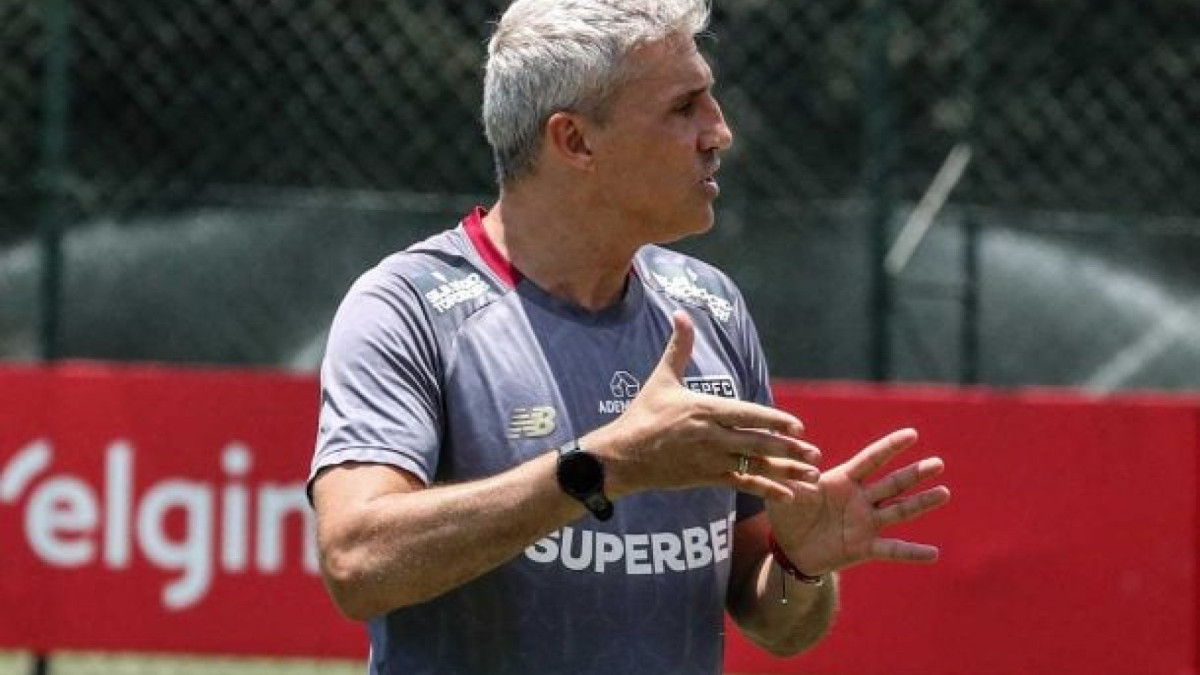 Tricolor depende apenas de suas forças, mas encara concorrência pesada e reta final marcada por irregularidade e desfalques