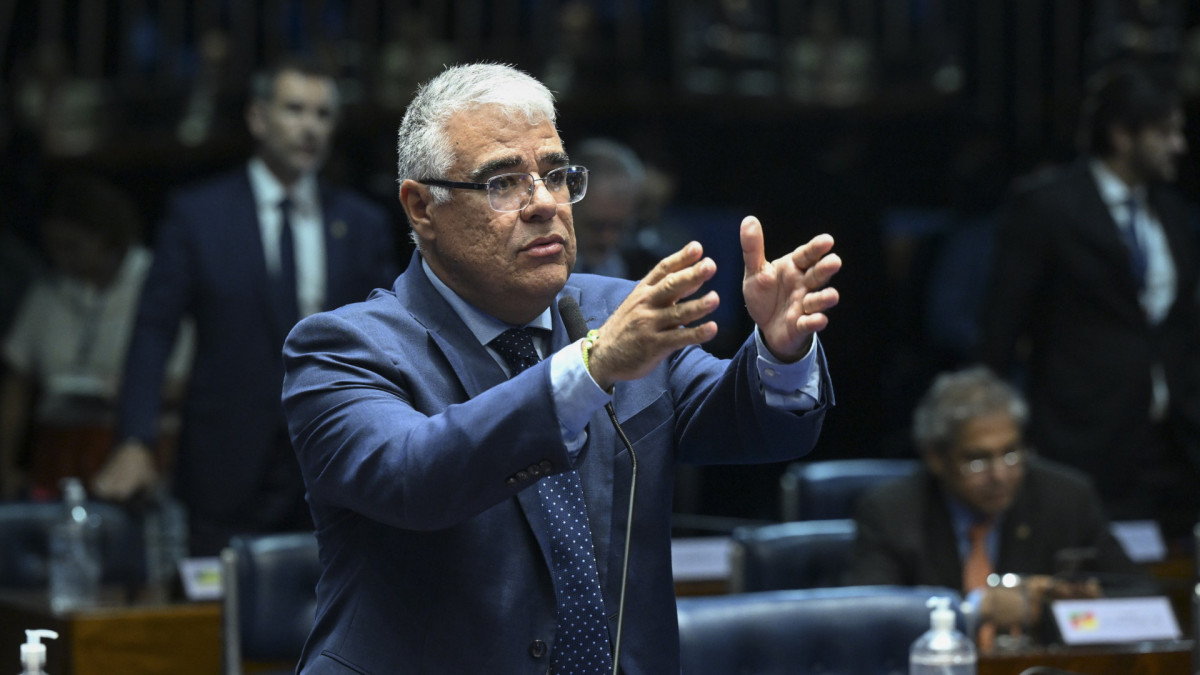 Em sessão no Plenário do Senado, o senador Eduardo Girão comentou evento de lançamento de pré-candidatura 