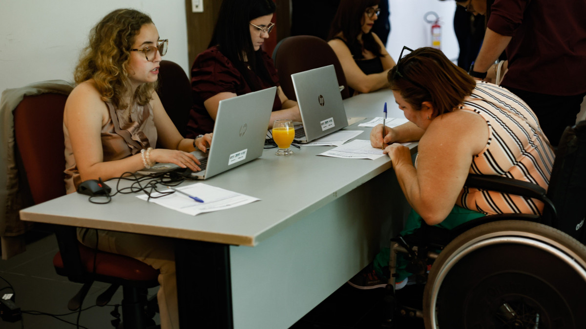 Vanda Costa, 52, agente de Viagem. MP do Ceará discutie Direitos das Pessoas com Deficiência: 10 Anos da Lei Brasileira de Inclusão, Avanços, Controle Social e Perspectivas