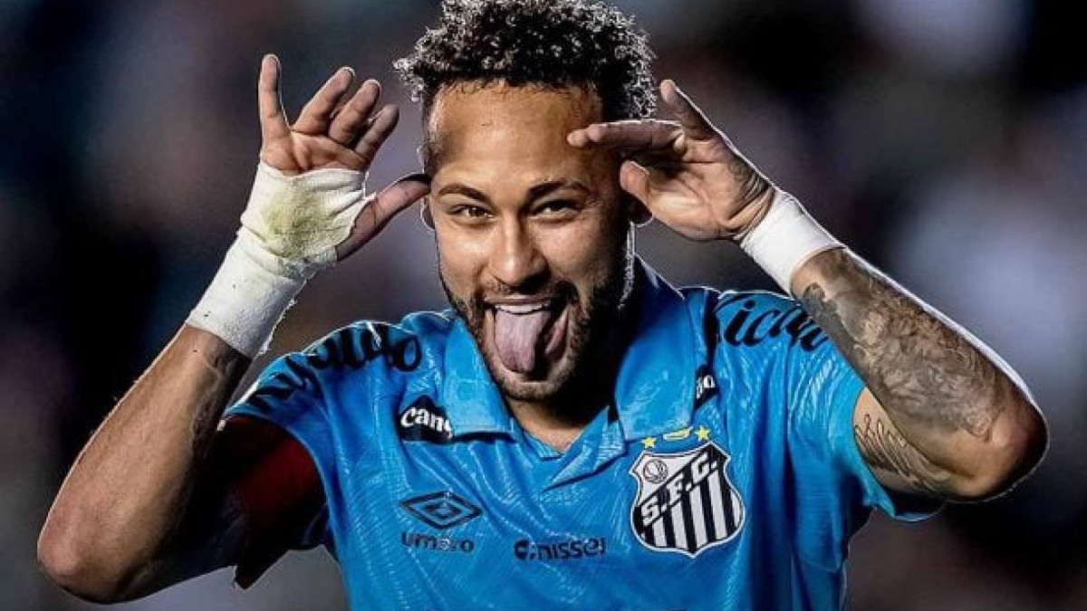Última vez que craque marcou três gols em um jogo foi pelo PSG, em 2022; atuação contra o Juventude salva o Santos