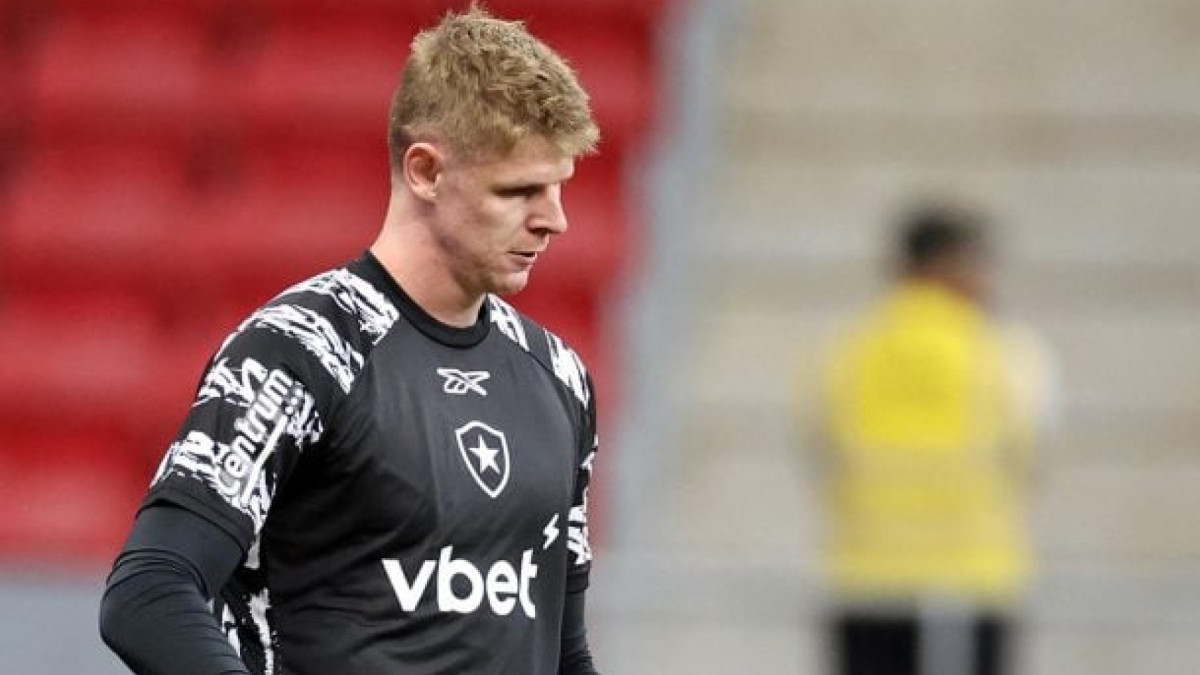 Com desfalque de Léo Linck, Raul deve fazer seu primeiro jogo pelo Botafogo desde maio