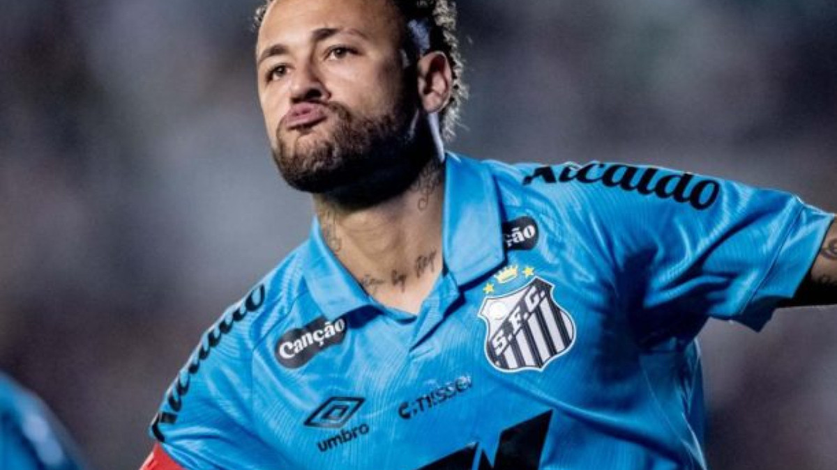 Craque comanda goleada por 3 a 0 no Alfredo Jaconi; vitória afasta Peixe do Z4 e garante alívio antes da última rodada