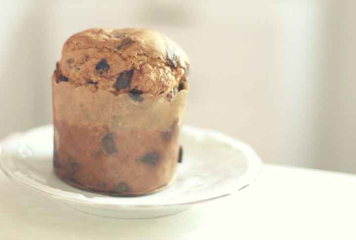 Seu autor, Giorgio Valagussa, que era o preceptor dos duques Sforza, descreve o que ele chama de Ritual da Madeira, realizado naquela corte. O chefe da família serviu uma parte para todos os convidados, mantendo uma para o ano seguinte como um sinal de continuidade.