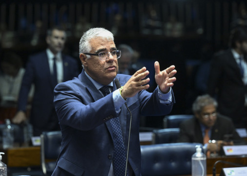 Em sessão no Plenário do Senado, o senador Eduardo Girão comentou evento de lançamento de pré-candidatura 