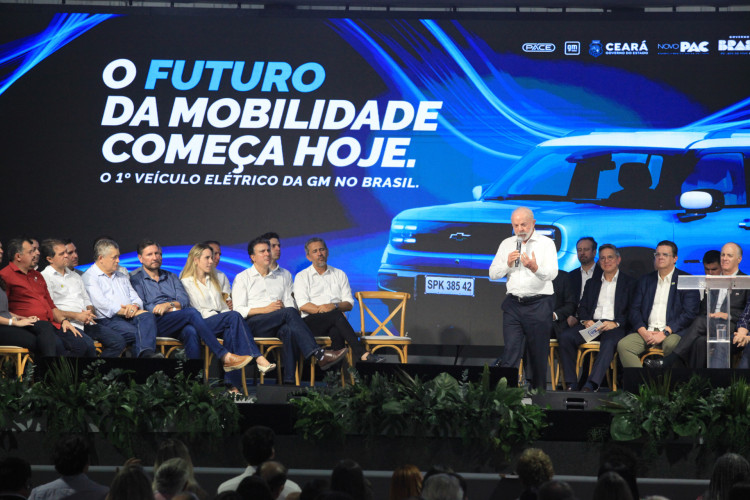 Lula inaugura PACE (Planta Automotiva do Cear&aacute;), utilizada pela GM em Horizonte(Foto: F&Aacute;BIO LIMA)
