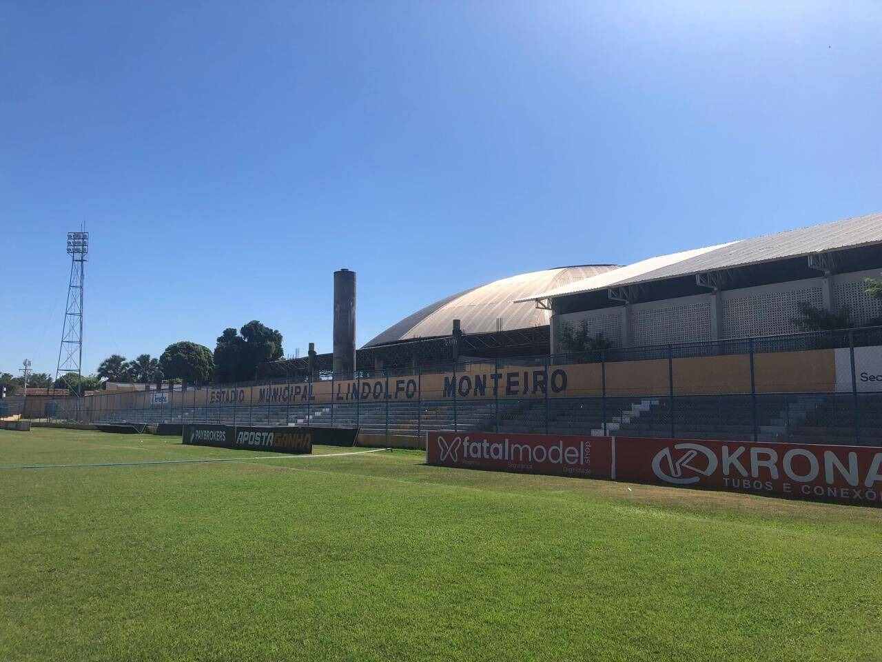 O Estádio Lindolfo Monteiro, importante para o esporte local, foi construído onde antes funcionava o quartel da cidade.