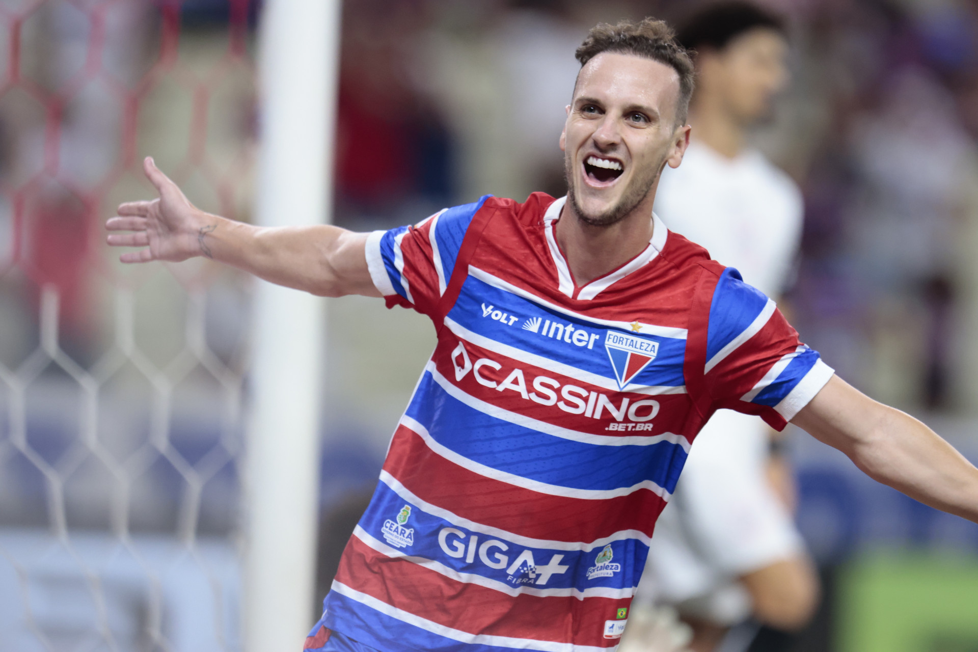 Pochettino abriu o placar no Castelão (Foto: Samuel Setubal)